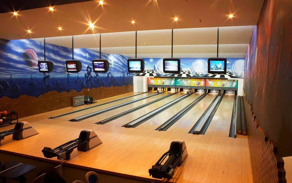 Best Bowling Alley POS Systems Manage Lanes Faster