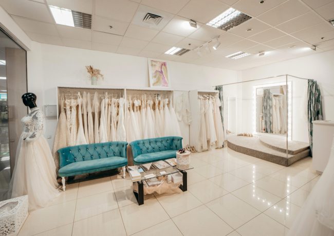 how to choose a bridal shop